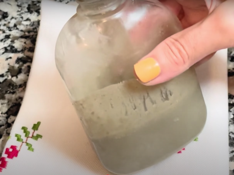 mezcla de cif casero en un bote